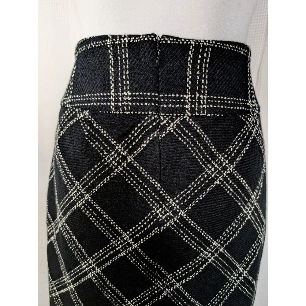 ANN TAYLOR LOFT! RICH BLACK & WHITE PLAID, WIDE WAISTBAND PENCIL STYLE SKIRT! 6 - Picture 8 of 10
